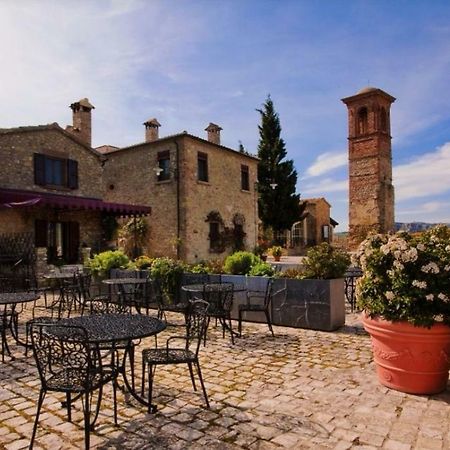 Castello Di Albereto Hotel Trarivi Exterior foto
