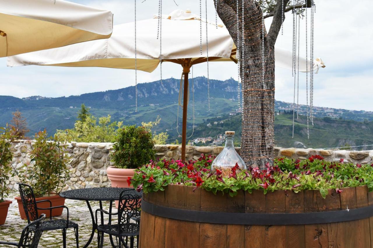 Castello Di Albereto Hotel Trarivi Exterior foto