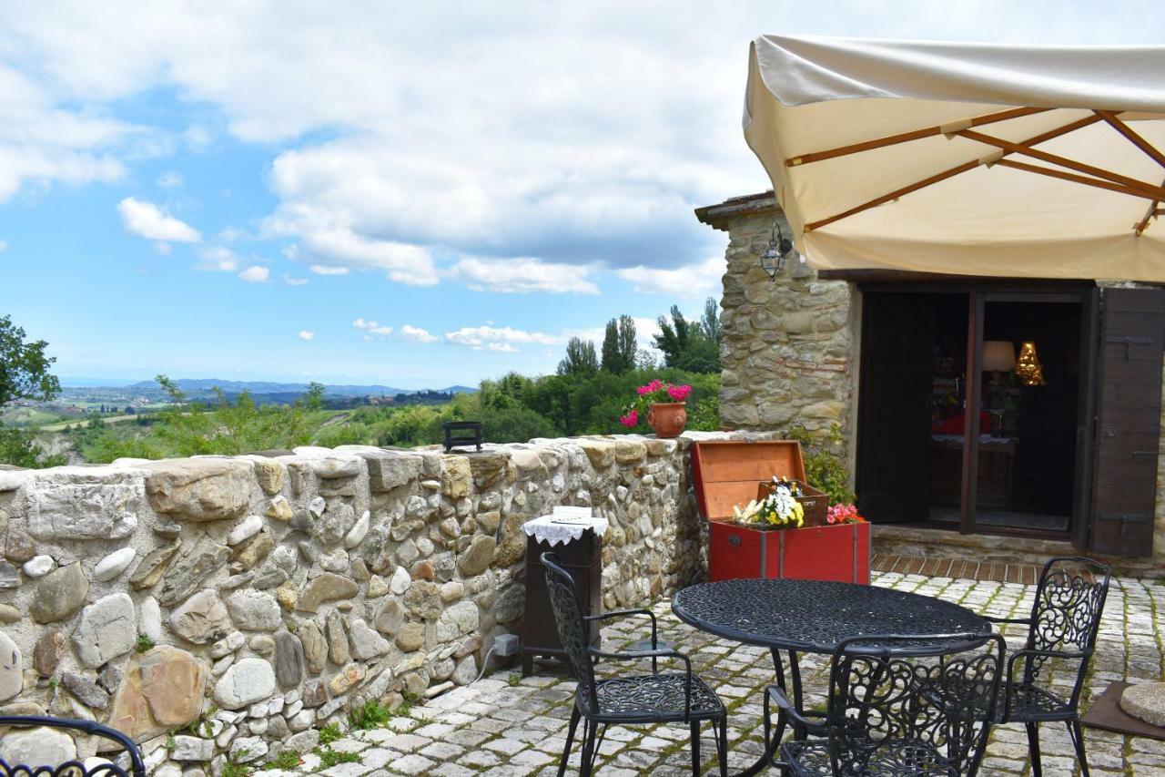 Castello Di Albereto Hotel Trarivi Exterior foto